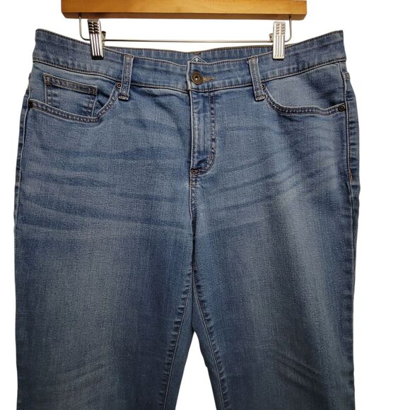 St. John's Bay Straight Leg Light Wash Jeans 12 Petite - Picture 3 of 9